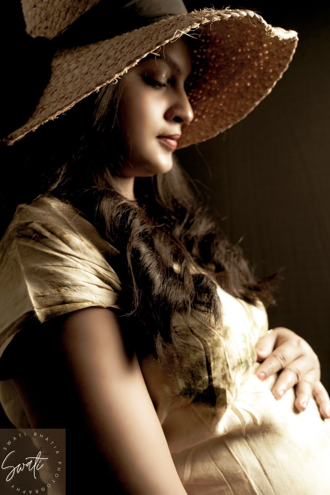 Maternity portrait 11 — Swati Bhatia Photography